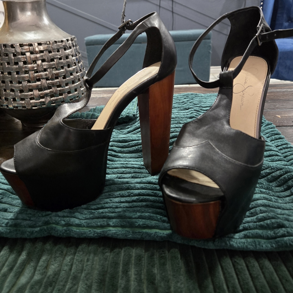 Jessica Simpson Black Leather Heels - Picture 2 of 6